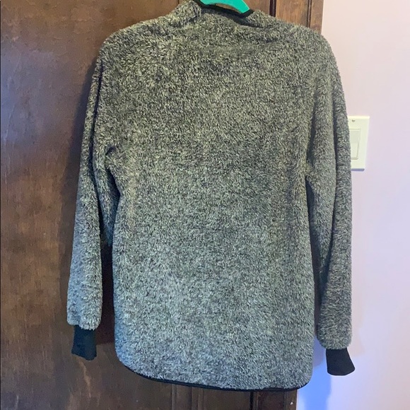 Fuzzy sweatshirt with asymmetrical collar- L - Picture 4 of 4